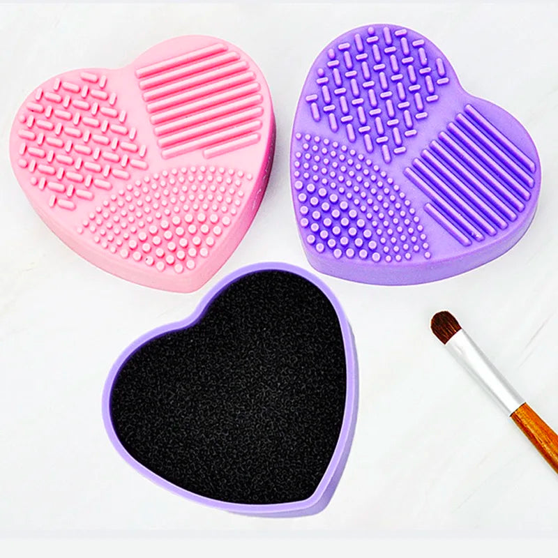 Makeup brush cleaning tool